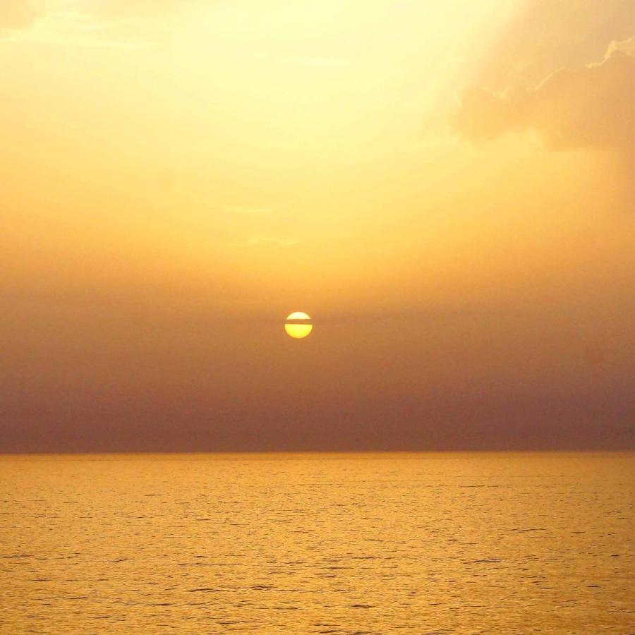 The Lighthouse Hostel Arrifana ألخيزور المظهر الخارجي الصورة