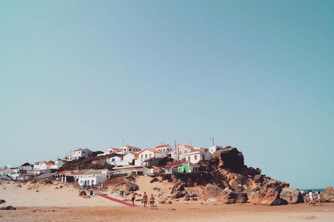 The Lighthouse Hostel Arrifana ألخيزور المظهر الخارجي الصورة